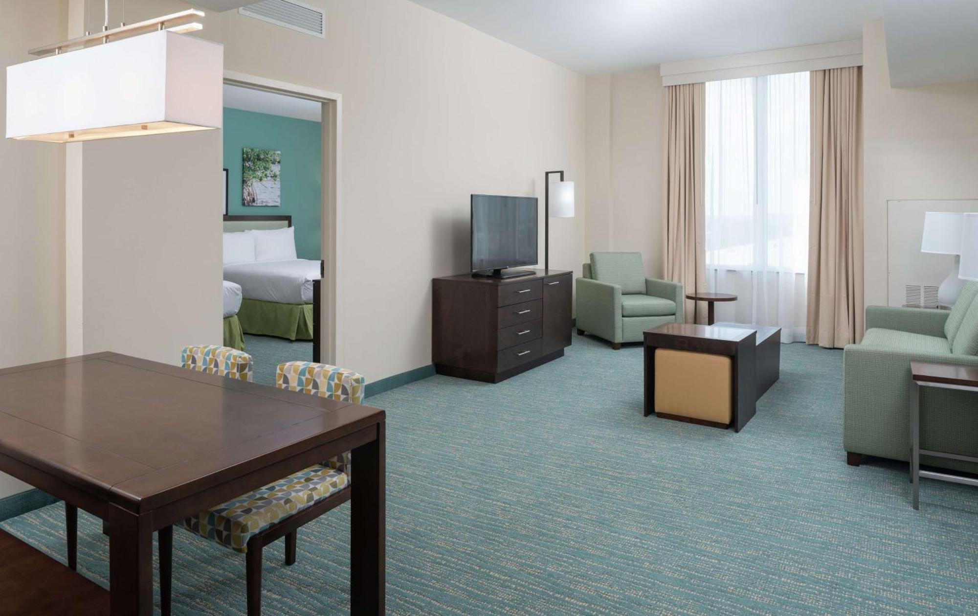 Отель Doubletree By Hilton Miami Doral Sweetwater Экстерьер фото