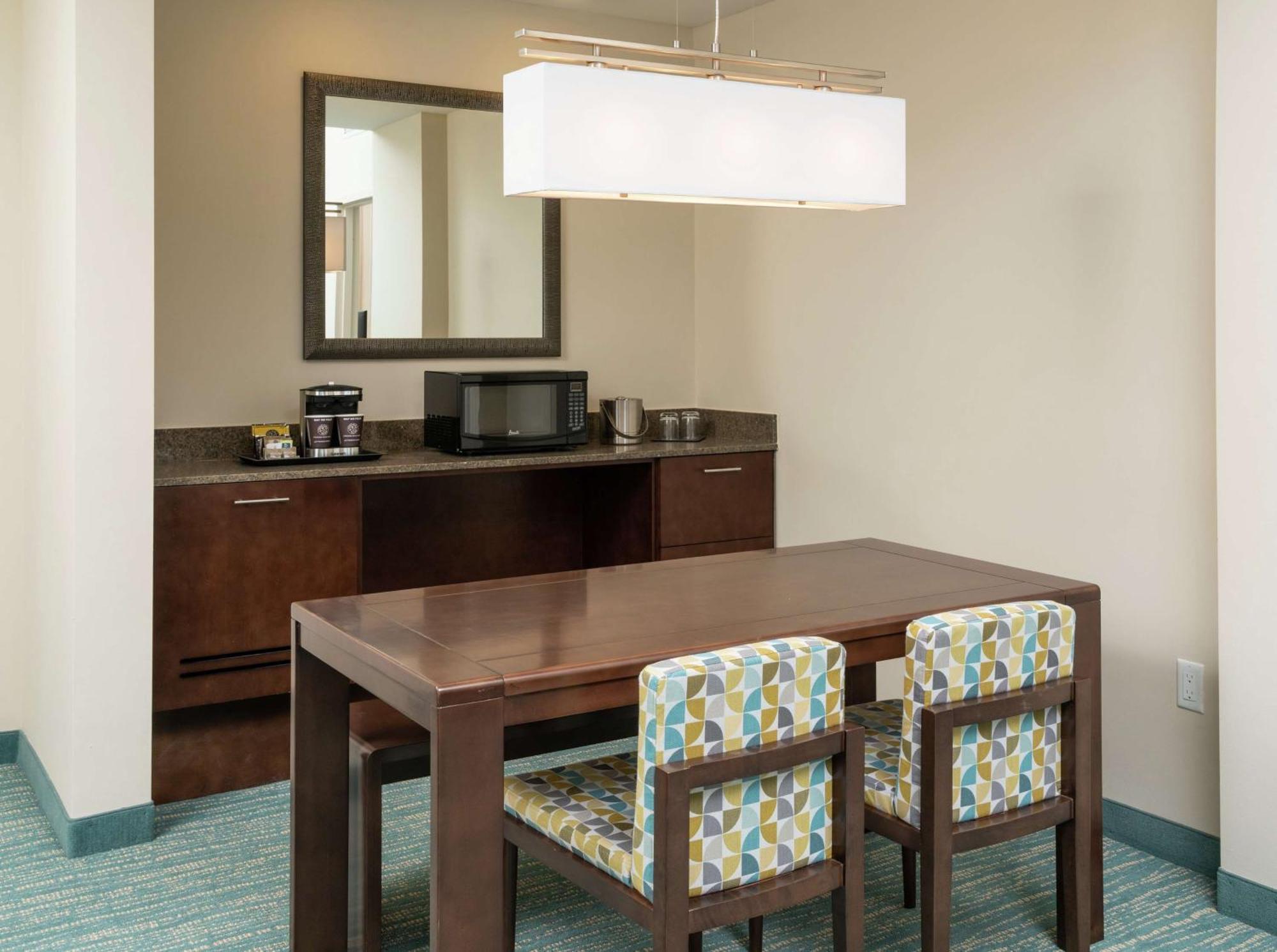 Отель Doubletree By Hilton Miami Doral Sweetwater Экстерьер фото