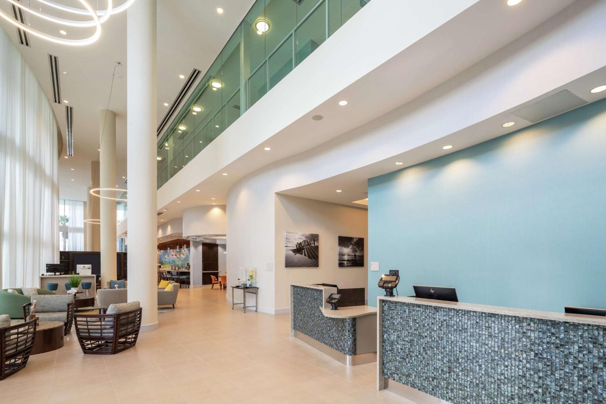 Отель Doubletree By Hilton Miami Doral Sweetwater Экстерьер фото
