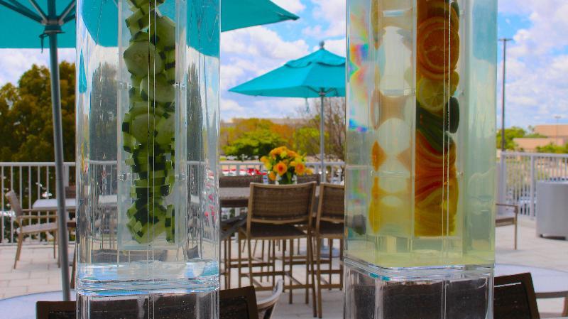 Отель Doubletree By Hilton Miami Doral Sweetwater Экстерьер фото